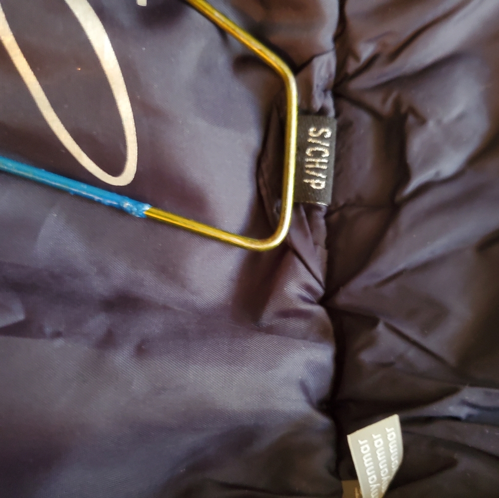 Vest - Picture 3 of 4